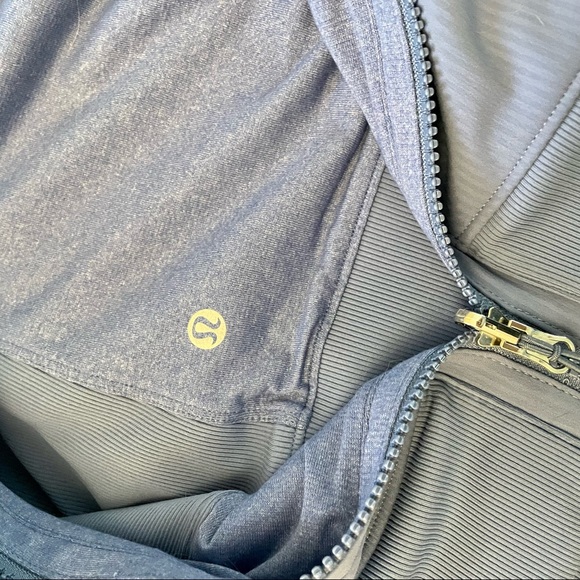 Lululemon Dance Studio Jacket in Water Drop Blue, Size 6 - EUC - Picture 5 of 7